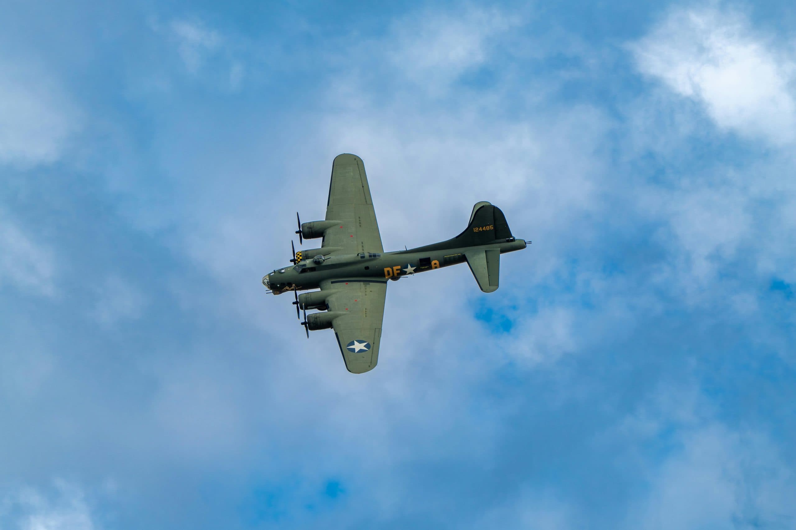 PowerLight Technologies Unveils Laser System That Can Wirelessly Charge Drones Nearly 2km Away