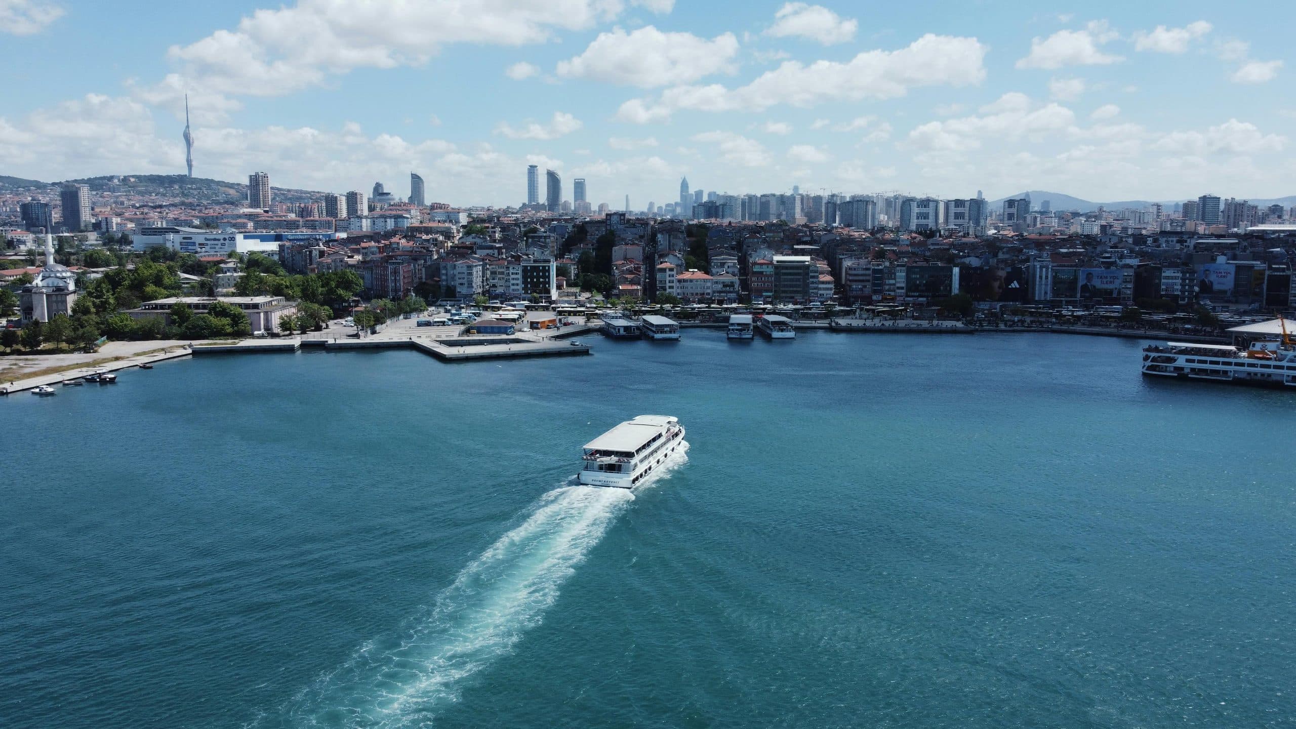 US Navy to Deploy Experimental Drone Boats Under Fleet Control This Year, Official Says